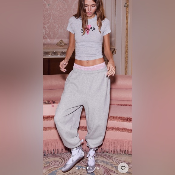 EUC Skims Heavyweight Fleece Oversized Joggers in Light Heather Grey. Large - Picture 1 of 16